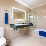 Villa Veintidos, *