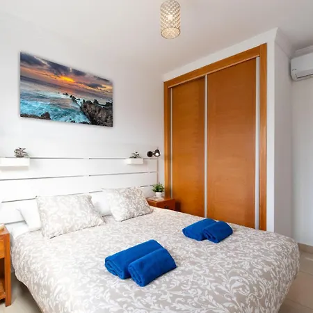 Вилла Veintidos, *