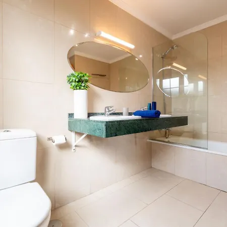 Veintidos, Villa *