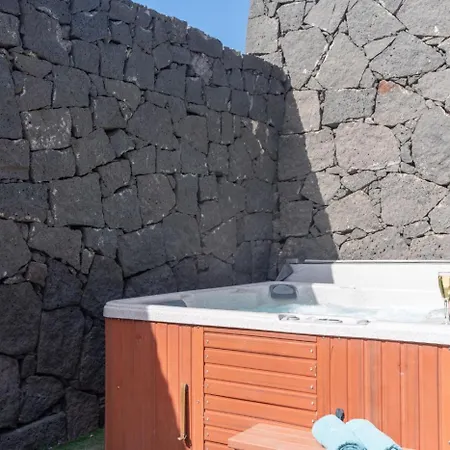 Veintidos, Вилла